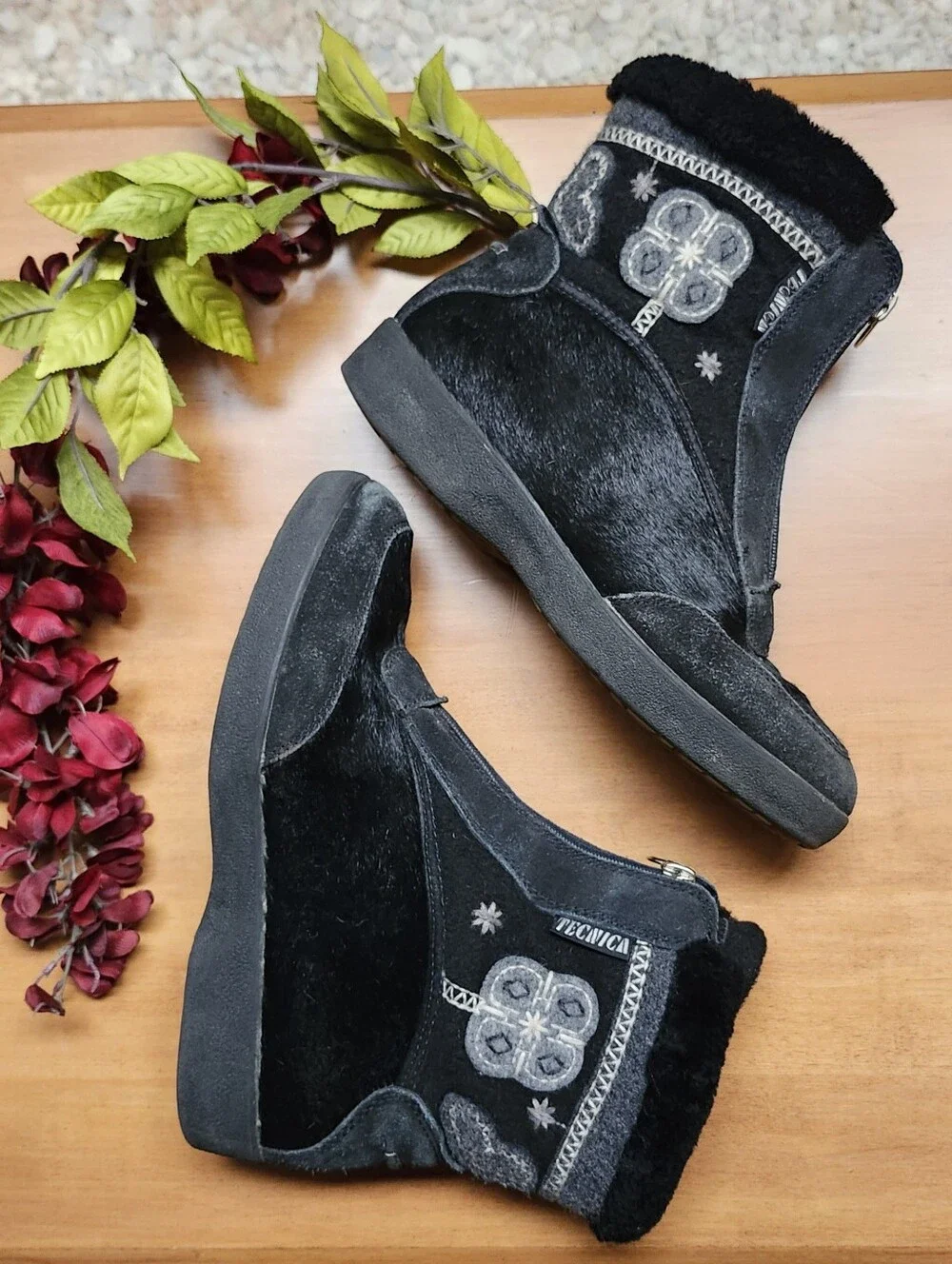 Vintage Tecnica Goat Hair And Suede Embroidered Boots Sz 8
